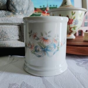 Shabby Chic Flower Vase Pencil Brush Holder